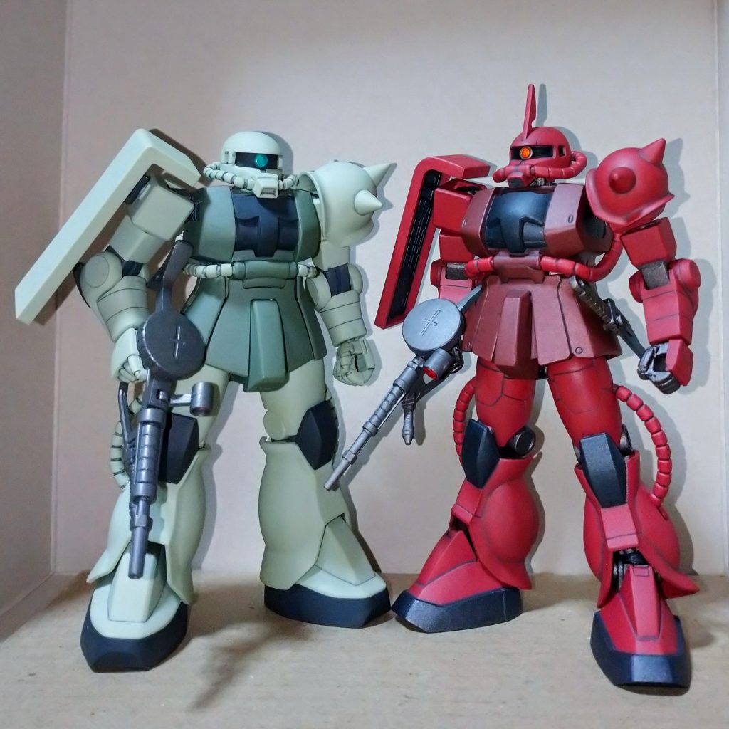 兵士「少佐、どうかされたのですか?」赤い彗星「なんかヒジがグッと曲がらないんだよね。」兵士「少佐、ヒジなんて飾りです❗シャアにはそれが分からんのです‼️」赤い彗星「・・・んっ?」兵士「・・・えっ?」