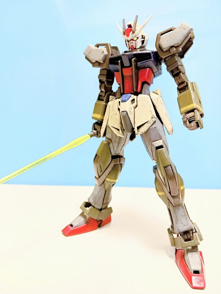 下地は、メカサフヘヴィ→水性ホビーカラー（明灰白色、ロシアングリーンなど）→仕上げは、つや消しトップコートです。途中にウェザリングなどを少々行っています。下地からトップコートまで全て筆塗りです。