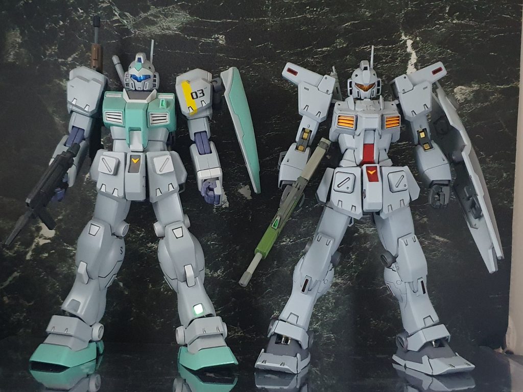 元キットとボディーバランスの同じMG ジムクゥエル(改造済)との比較。違いが分かり安い?