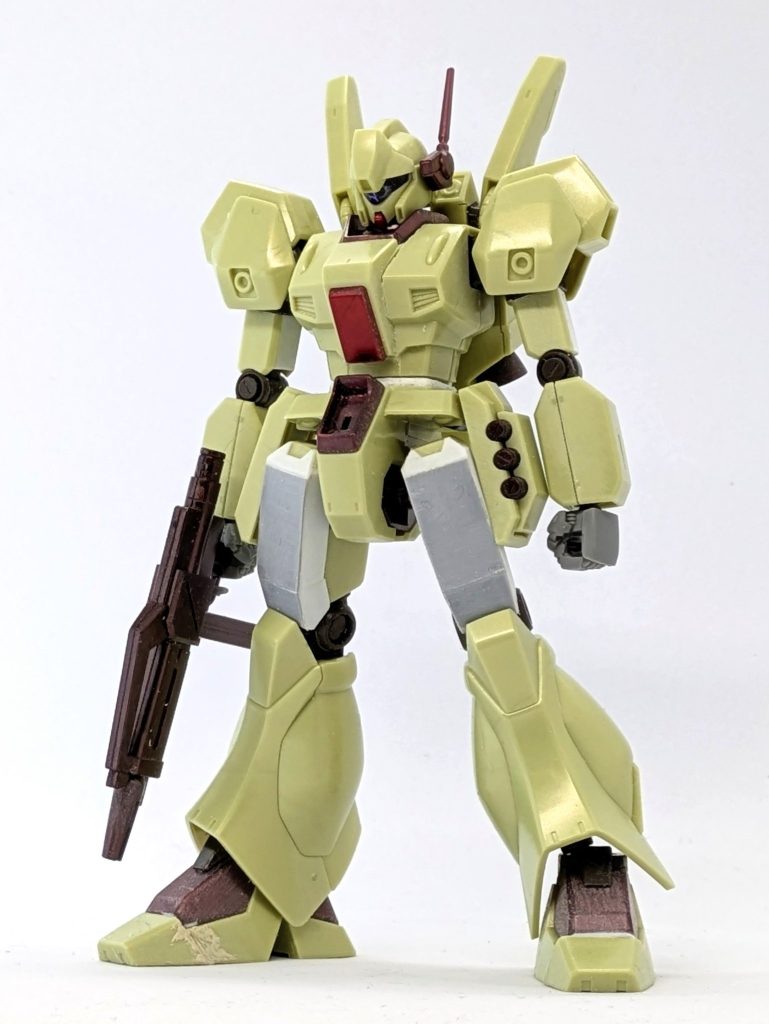 太もも前面をプラ板でかこってボリュームアップ