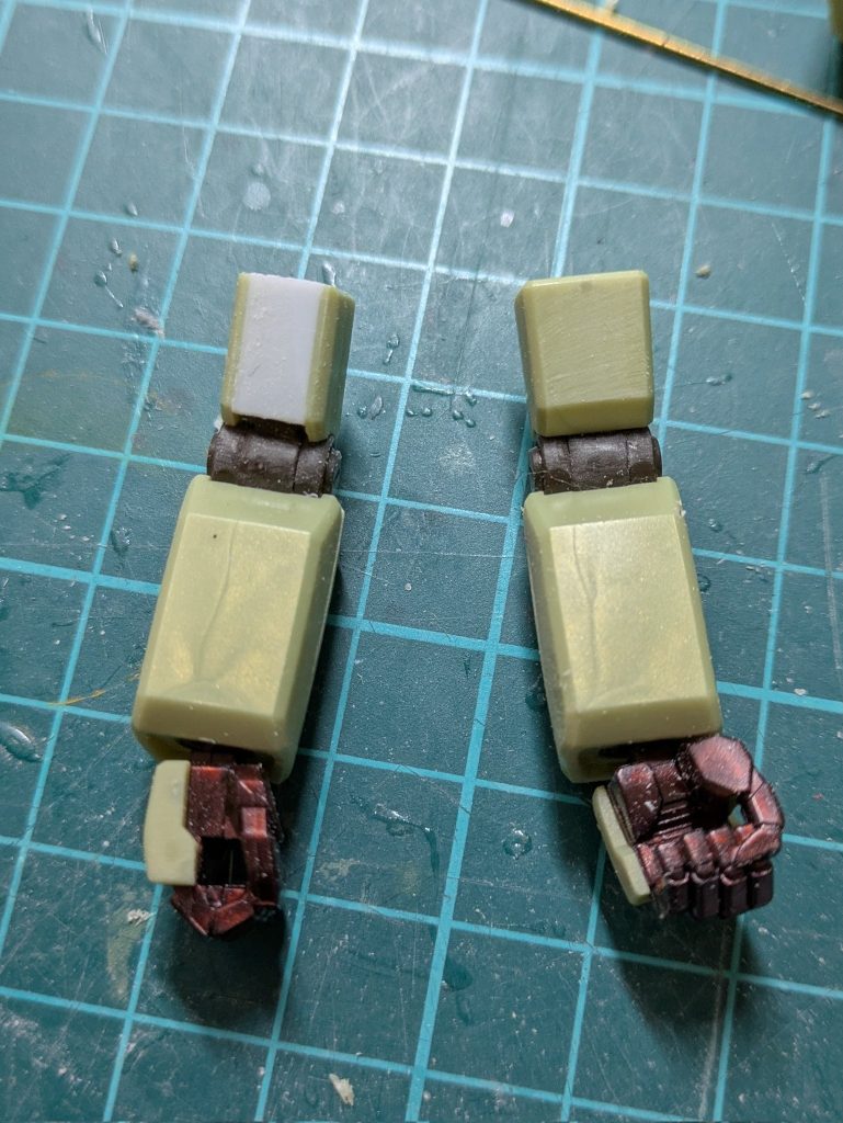 上腕が太いのでこちらもおろして幅詰めして再接着