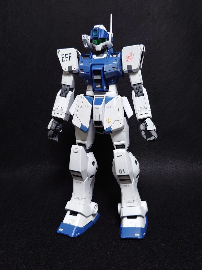 水性ホビーカラーで全塗装、デカールは付属のものとガンダムデカールから連邦軍のマークを仕様してます。仕上げはつや消しトップコートで。