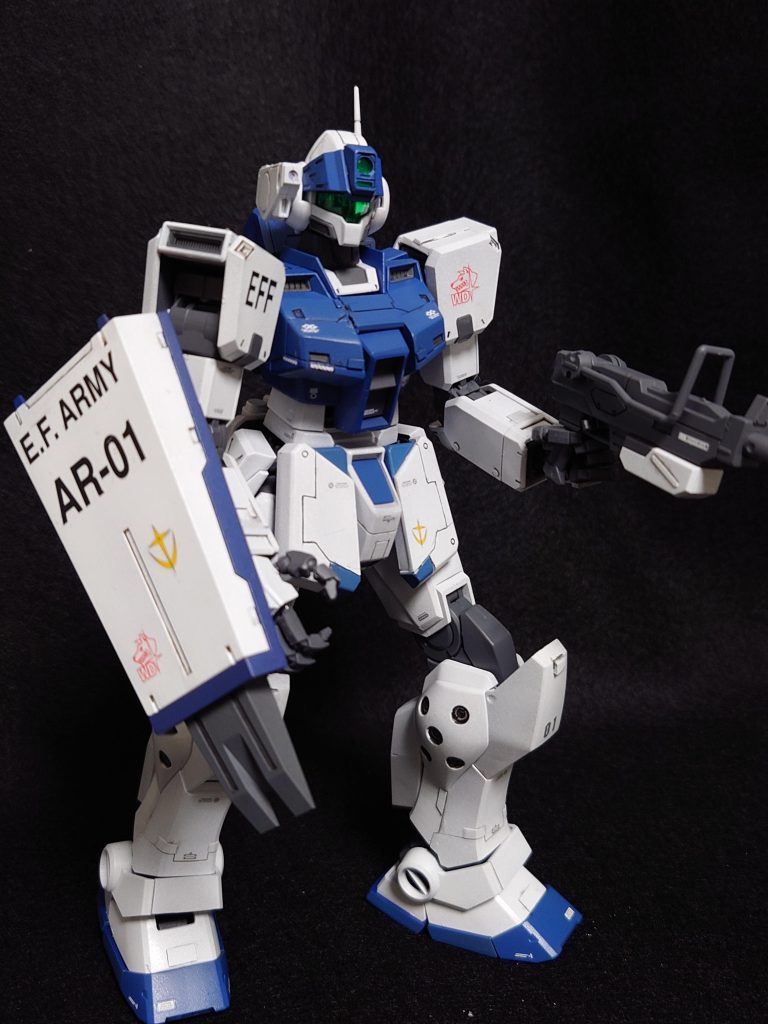 実は塗装後に組み直す際、胸パーツがわれてしまいた。