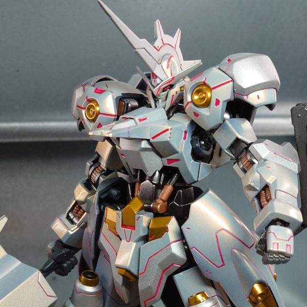 HG　ガンダムキマリスヴィダール