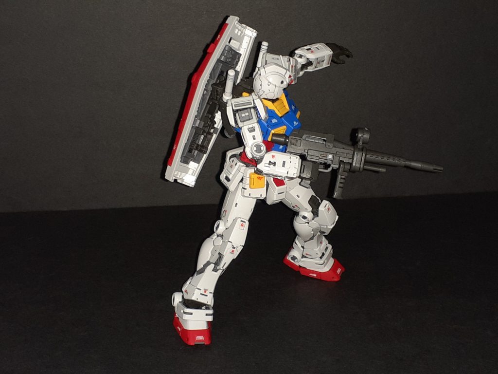 表情を付けるためとはいえ武器持ち手首のパーツ分けが3つになってるので気軽に付け外しするには面倒かも