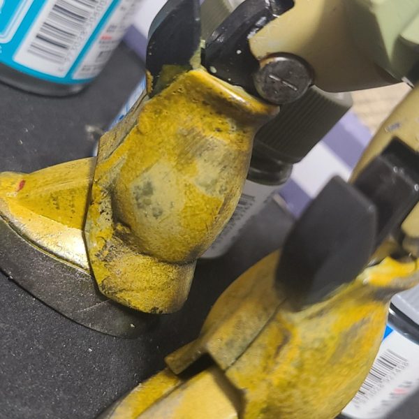 泥と錆と油の匂いのしそうで良い感じ！