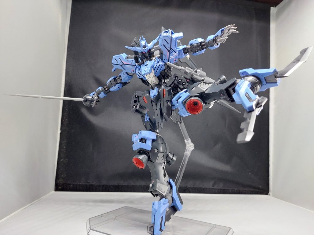 ハンターエッジ足に刃ついてるの格好いい✨∞ジャスティスを思い出します😃