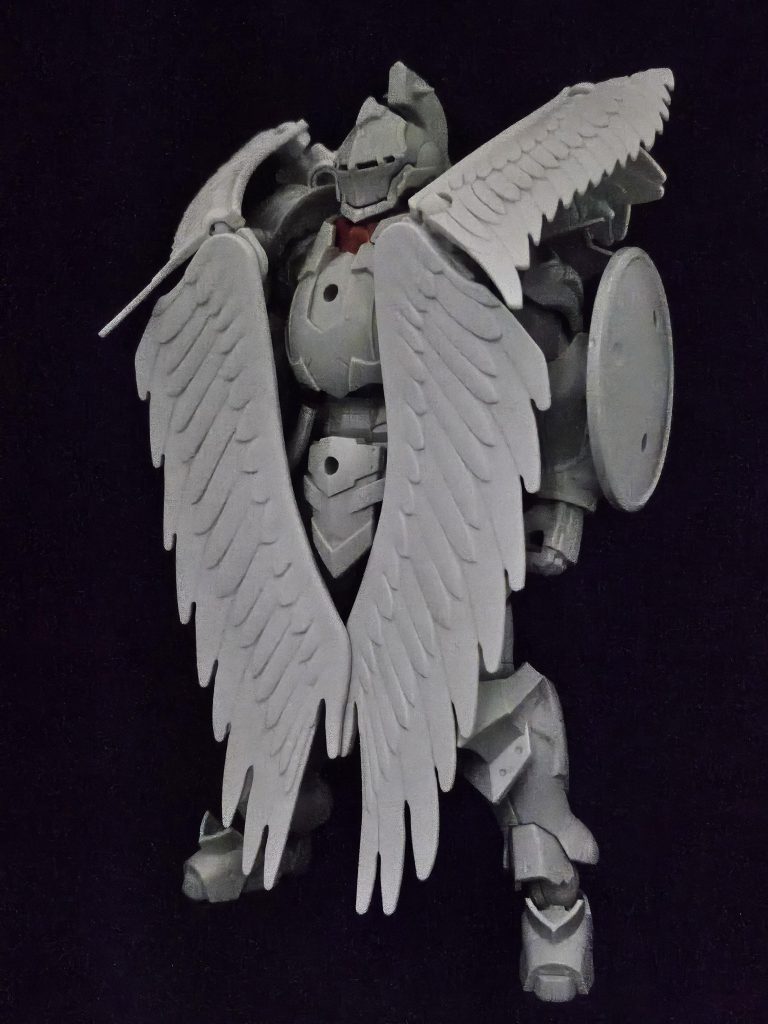 翼を閉じた形。