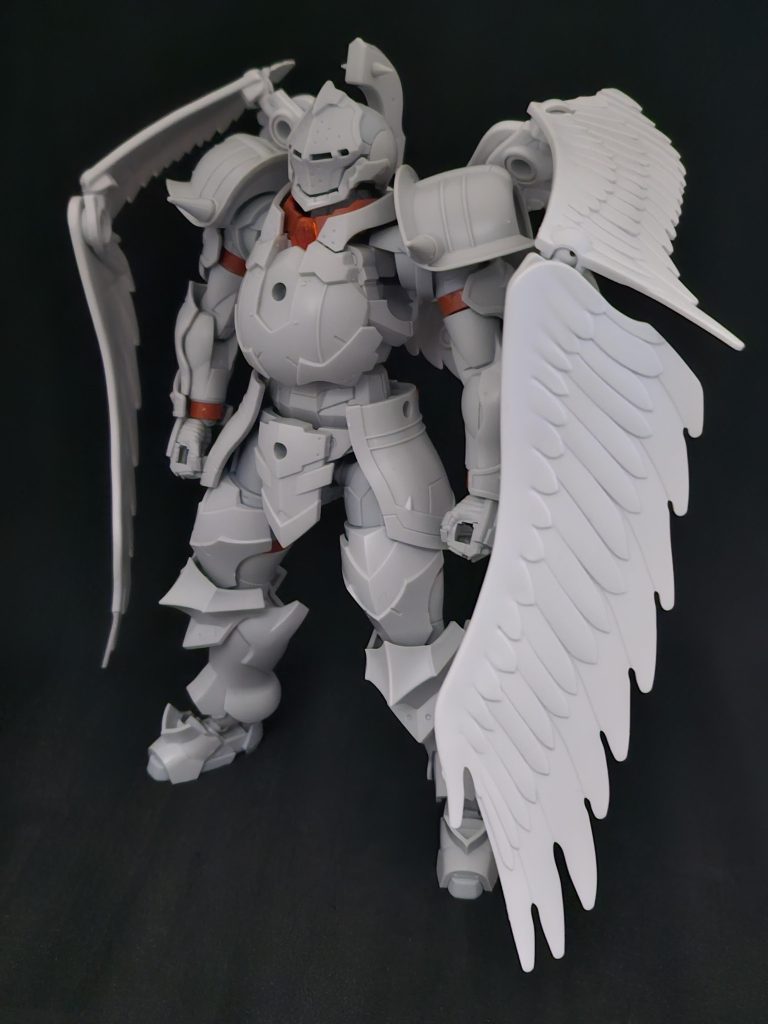 翼を広げた形。カッコいい。