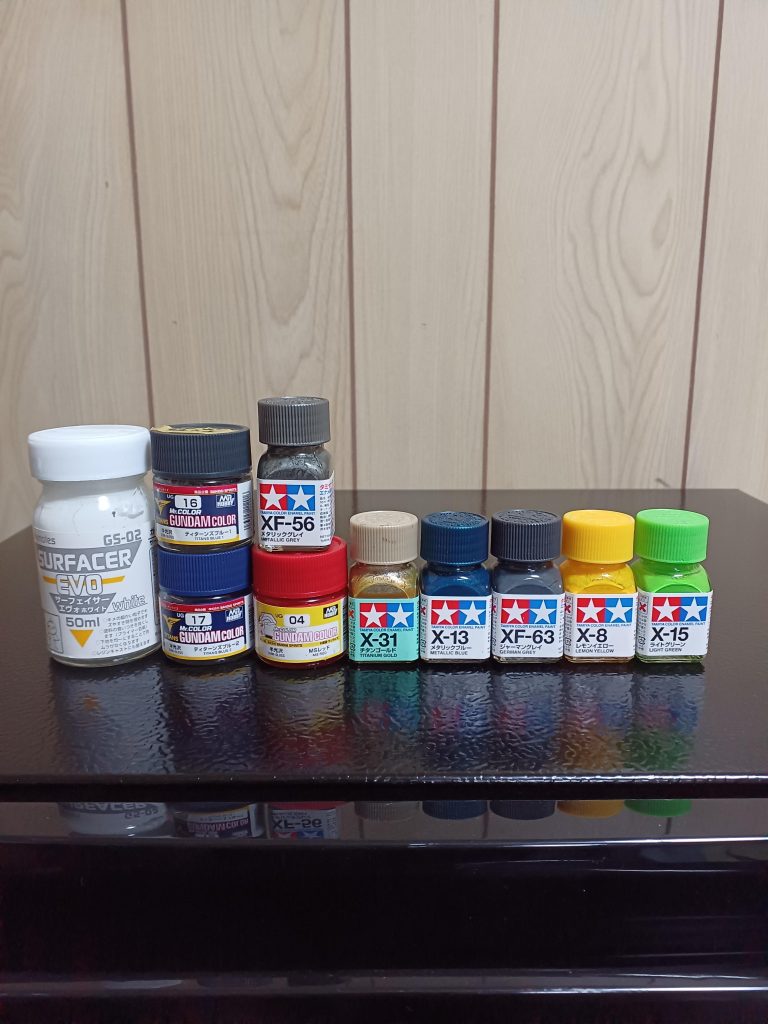 使用した塗料たち(gundam-kao6)塗装していて思ったのが、メインカラーに使用した、(ティターンズブルー2)ってのがキュベレイMk2に良さそうですね。濃すぎるかな❔