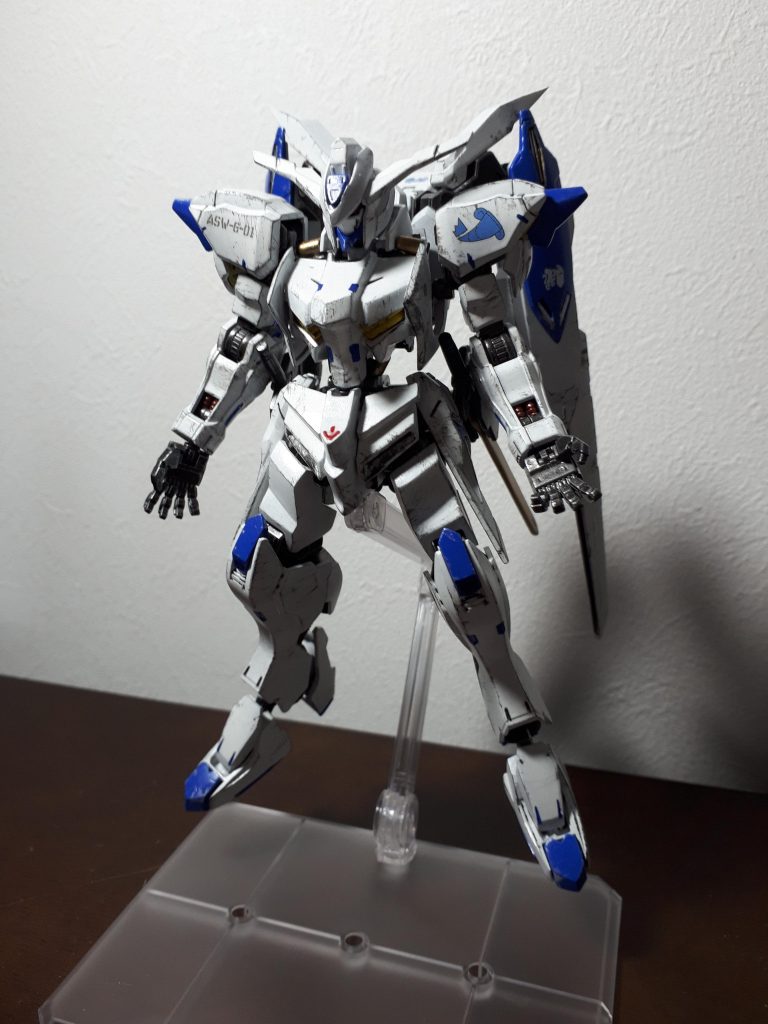 鉄血のオルフェンズの中では、バエル推しです!HGを切ったり、貼ったり、削ったり...自分好みのスタイルに修正してます。