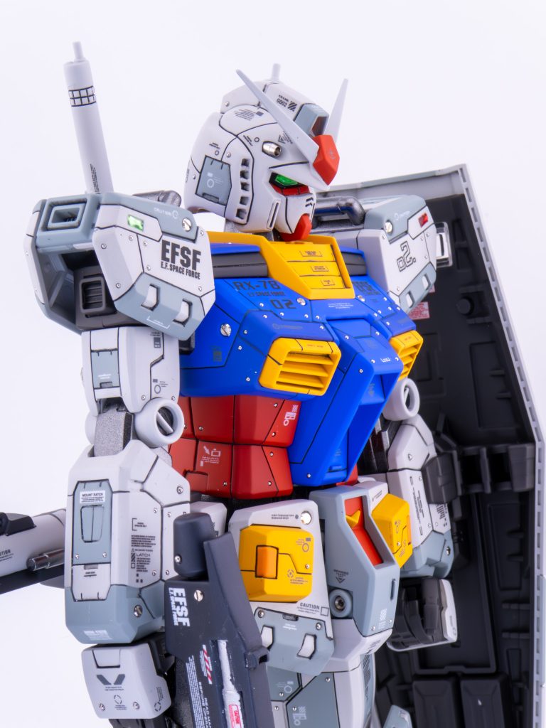 特にトリコロールカラーは各色の色差が出過ぎないよう、でもしっかりと塗り分けされていて情報量が増すように塗料を選びました。塗料に関しては調色ではなく全て瓶生で使用しています。