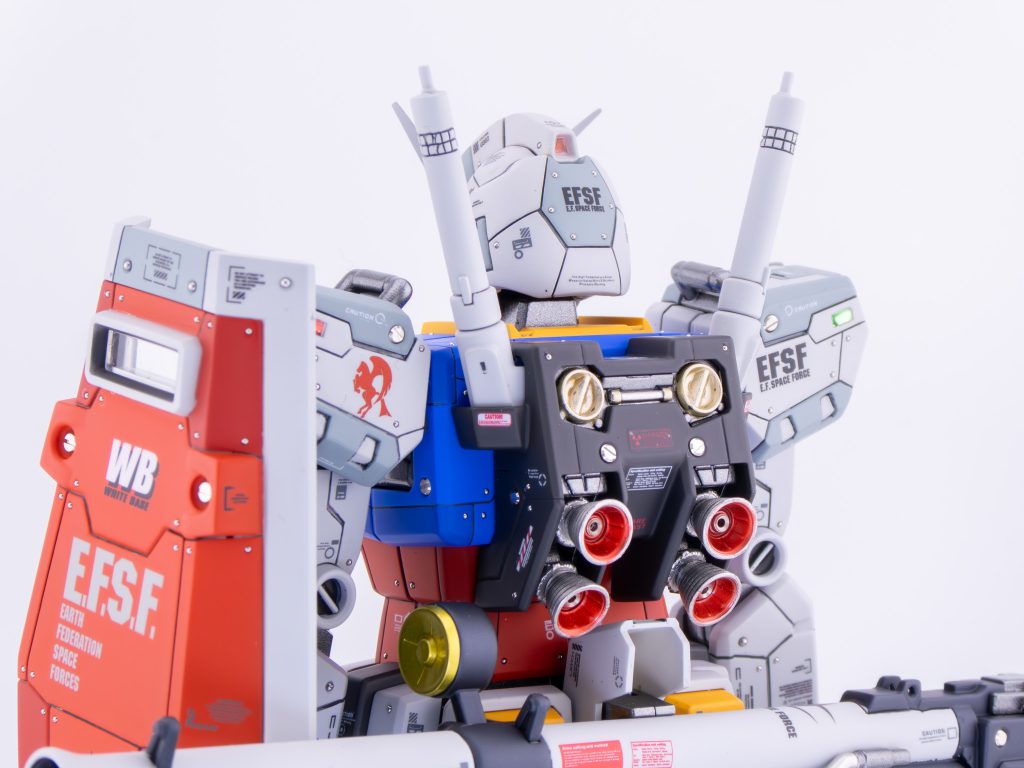 塗装に関してはフレームはメタリック塗装に光沢クリアーでより金属感が出るように仕上げ、外装パーツはしっとりとした艶消しに仕上げています。