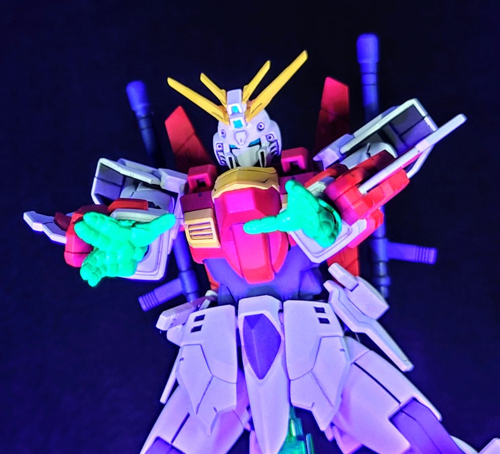 ブレイジングショット説明だと両手首を付けて放つらしいのですが可動の関係上変なポーズになってしまったのでここは天驚拳的に。本編でどういう感じだったかイマイチ思い出せないのですが今は観られる媒体無くて困っています。