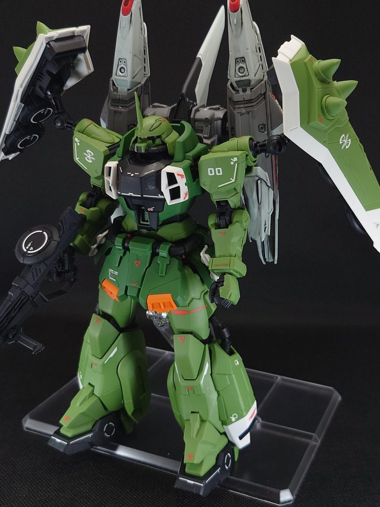 しかし、今年に入ってガンプラ熱も復活しこいつを放置したまま進めないと思い、他のガンプラを作りながら並行して進めてました(gundam-kao2)