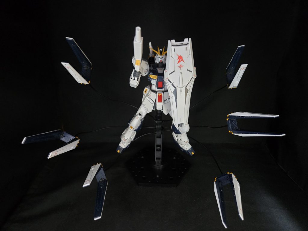 RG 1/144 νガンダム–3枚目/制作者：ナハト