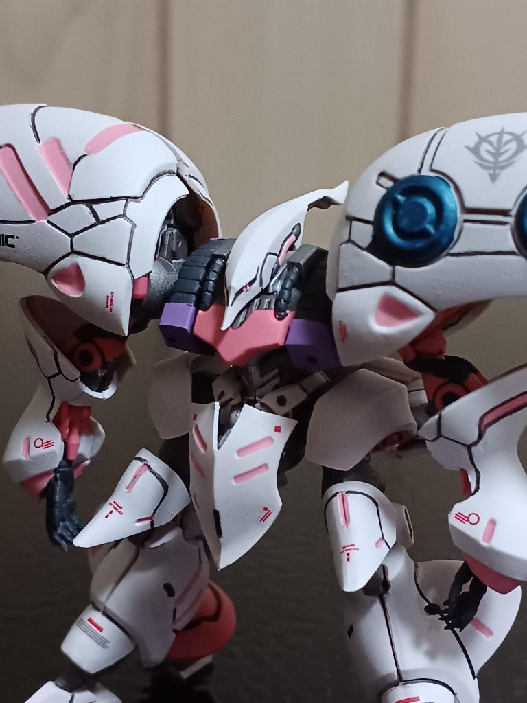 メイン・カメラである双眼も頑張って描き込みました‼️