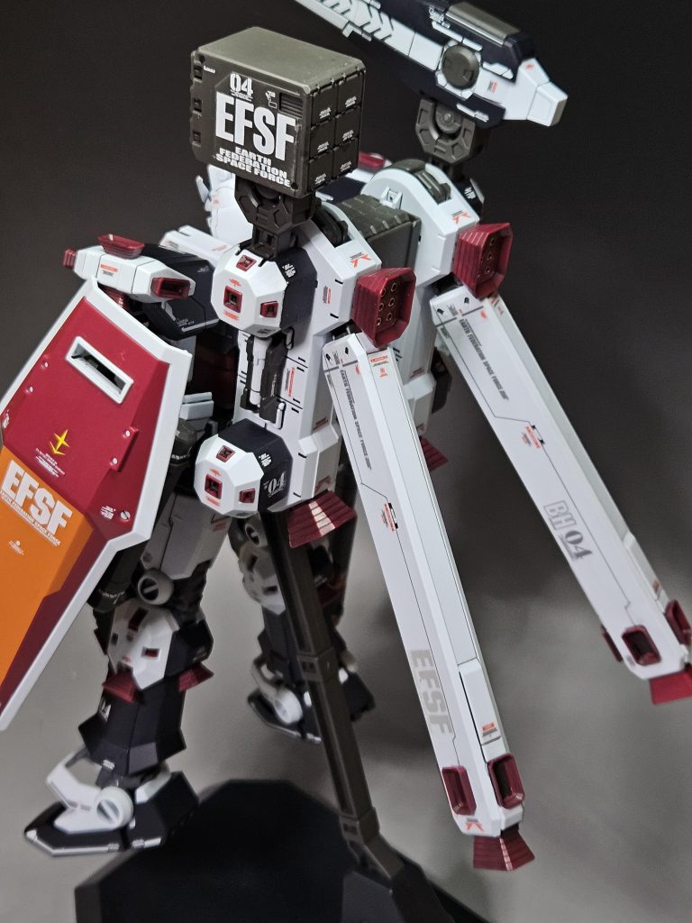 プロペラントタンクは少し味気なかったのでスジ彫り入れましたが後はホント素組みたいなもんです！ミサイルポッド流石にデカール貼りすぎましたね！笑