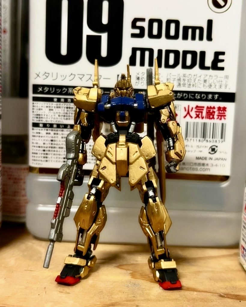 百式は所々赤が入っているのですがメカ感欲しくシルバーを選択しました