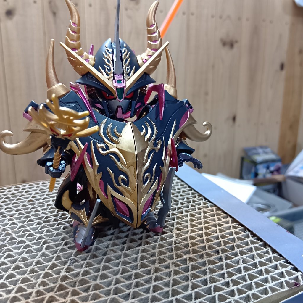 マントの前の合わせや頭の後ろが気になりますが、変身するので仕方なし。