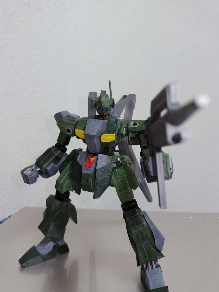 武装はシンプルにライフル・バルカン・グレネード・サーベルの4つだけUC1話みたいに腕部装甲にグレネードとサーベルが入っている設定ですエース向けでは無いので武装は極力シンプルにライフルがデカい気がするけど気にしない