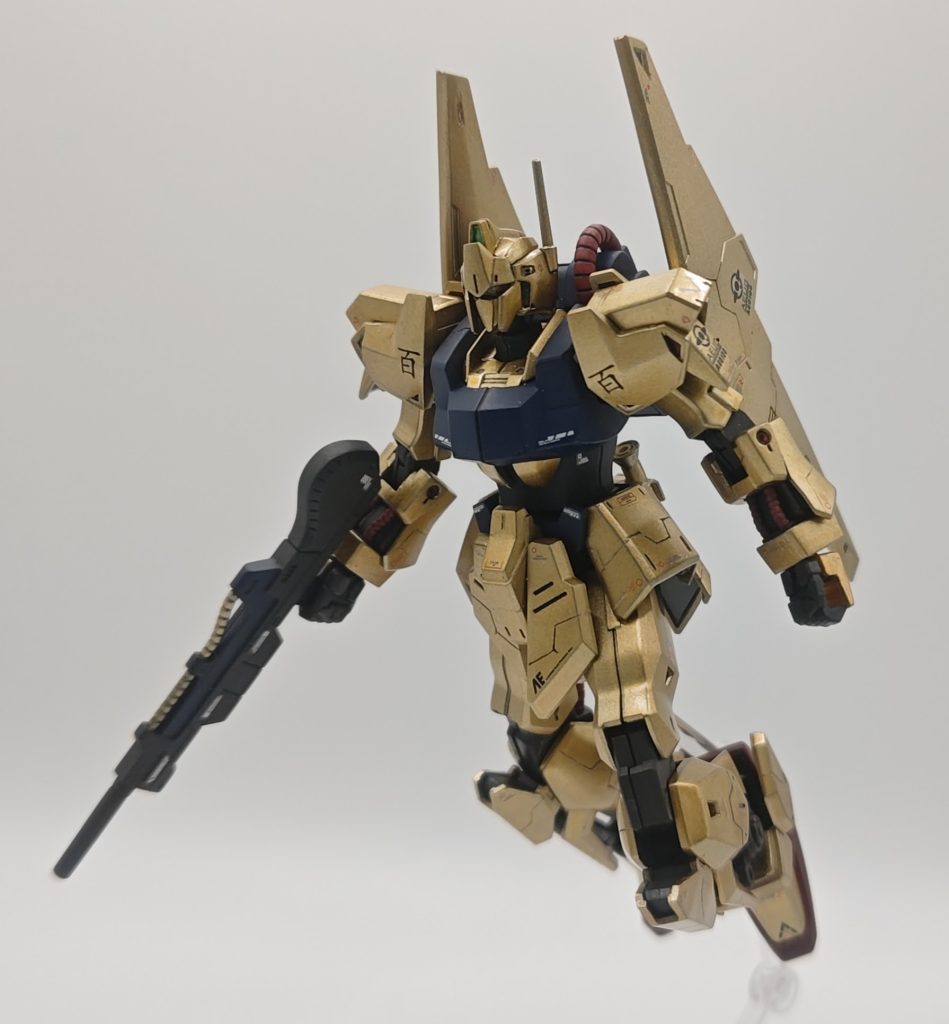 問題点としてはパーツのすり合わせが精巧なため、マスキングして塗装しないとギシギシになることですね。あとこのサイズにしてパーツ数がなかなかでした。