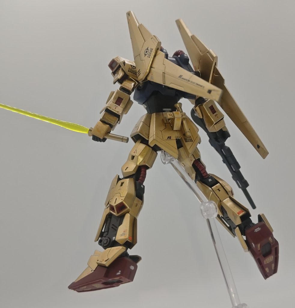 非常に可動域の広く、それでいてプロポーションがよいいいキットでした。なので遊び要素もいっぱいありますね。なので今回もスカート内面加工とスジボリのみで工作は終わらせてます。