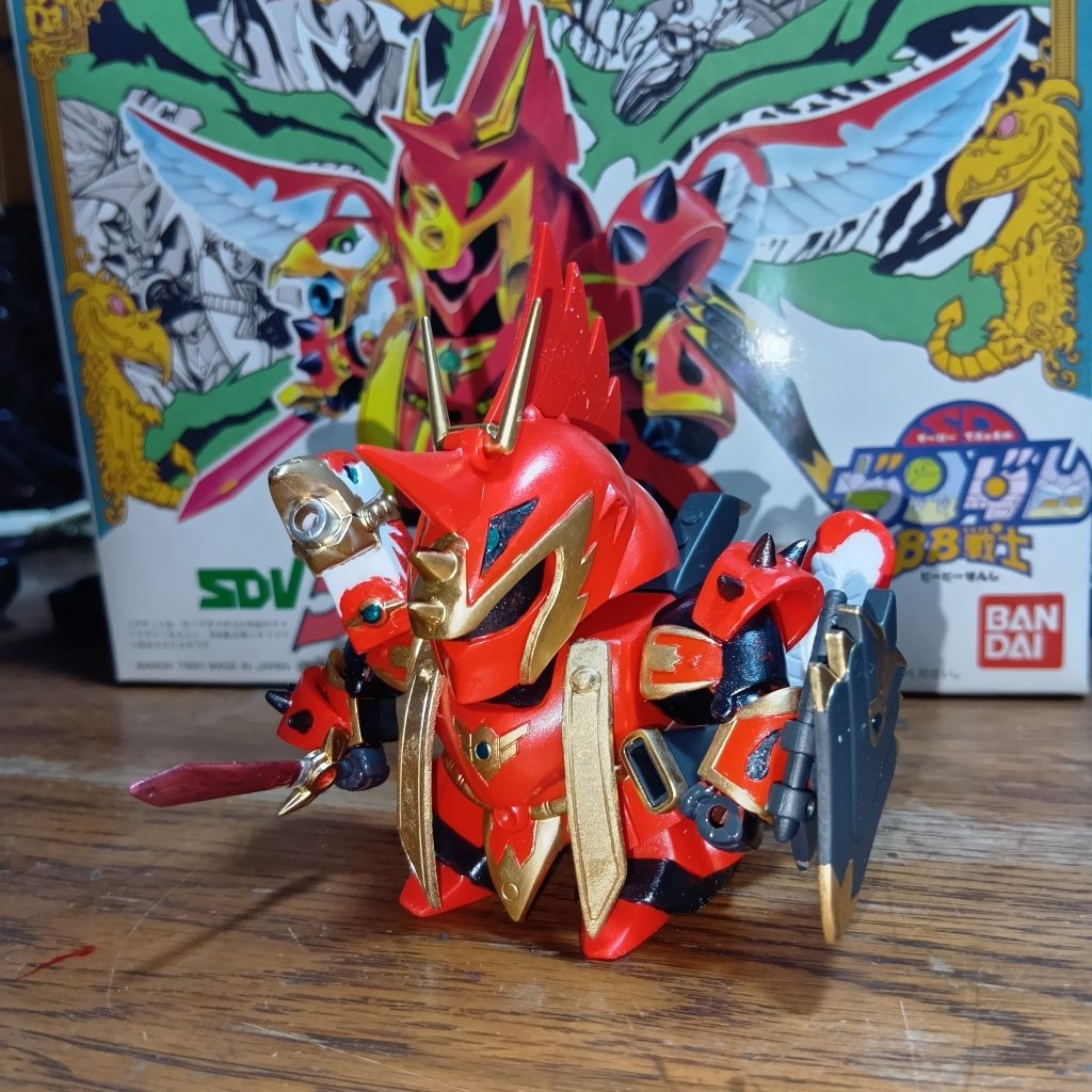 ちょっとうつむき加減なので、モノアイが見えませんが、ちゃんと入れています👍