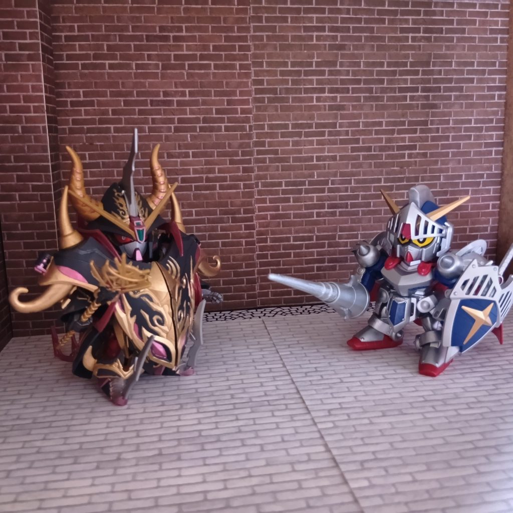 本来ならアーサーガンダムmk-Ⅲと並べるべきですが、ここは同時作成のレジェンドBBナイトガンダムと。