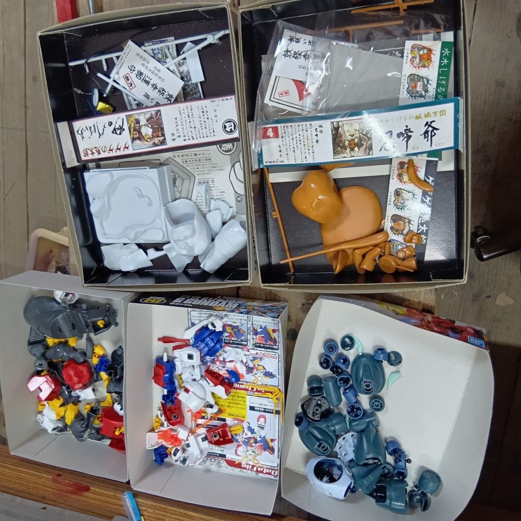 こんな感じでガンプラ以外にも色々同時進行中です。