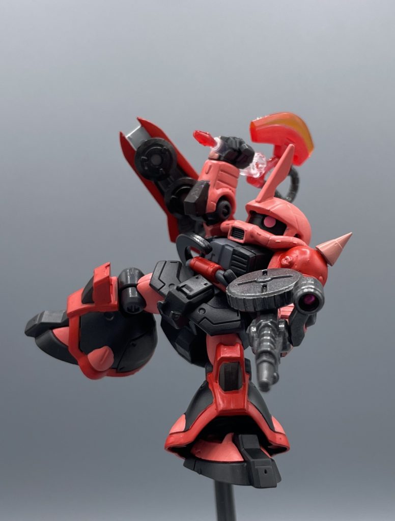 シャア専用・ヒートホーク!! ヒートホークと言えば紫ですが、せっかくなのでクリアレッドにしてみました。