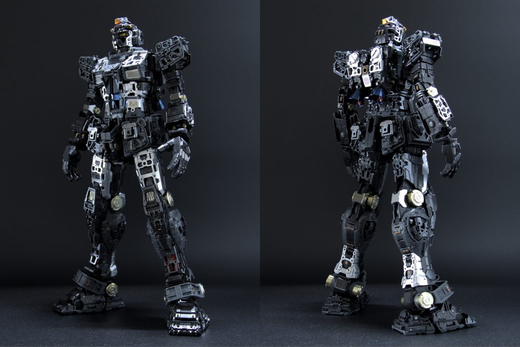 トラスフレーム。内部フレームだけだと貧弱に見えた部分が肉厚になり、一気に情報量が上がりました。外装の塗装に時間がかかったのでしばらくこの状態で飾ってました。