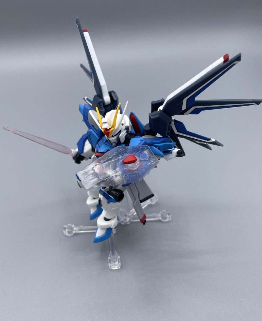 インフィクタスビームシールド このシールドは、次弾の28弾武器セットに付属のモノです。ライフリでも装備できるよう、軸を取り付けています。