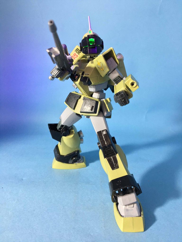 バイザーをおろしてライフル構え！