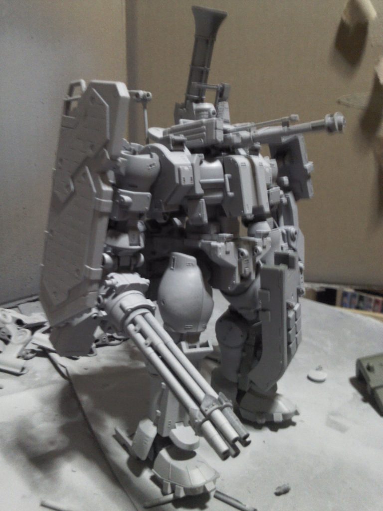 それ以来、基地と”それ”は子供たちの秘密の遊び場となった。子供たちは”それの周りではしゃぎ、遊び、笑い、成長していくのを”それ”はみ続けた。それは多くを破壊し、死を重ねるはずだった一つの兵器がたどった数奇な、しかしどこにでもある物語・・・。最後まで見ていただいてありがとうございます。