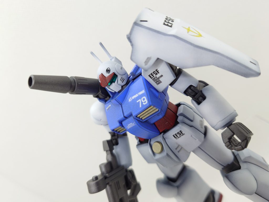 シールドは水星キットの『ディランザ一般機』のものです。意外と親和性高くないですか(gundam-kao6)?