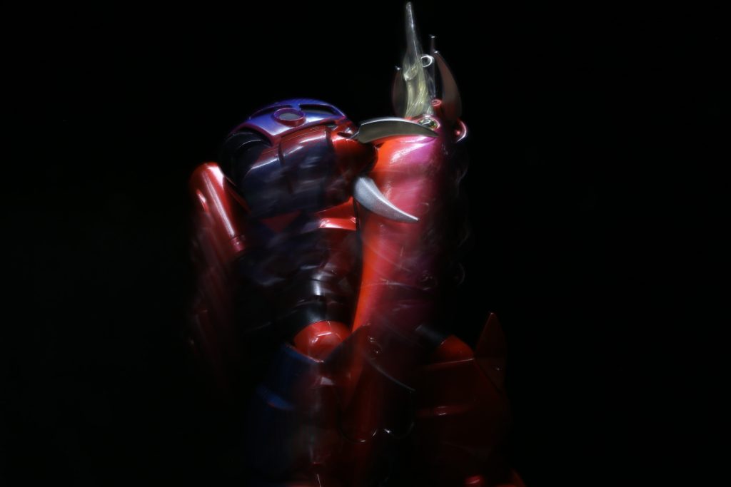 長時間露光中にカメラが動き、偶然撮れました。