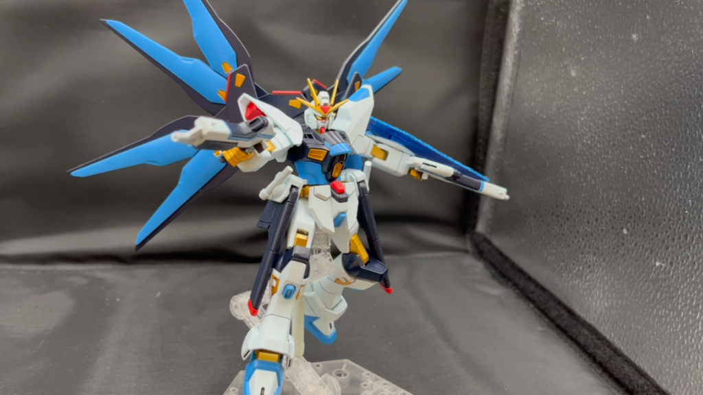 これは今回のベストショットまあポージングとアングルをある程度工夫すればギリかっこいいと言えなくもないかもしれない