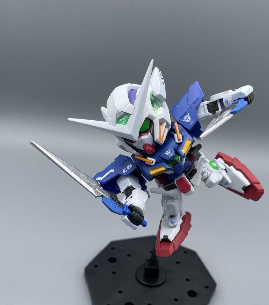 GNソードⅡ セブンソードで、7振りの剣を装備するエクシアの中で最も開発に時間を要した二振りの実体剣。ロングとショートで長さが異なります。 電動シェーバーのように”ゔいぃーーーん”と細かに振動させることで、切れ味をアップさせているとのこと。GNソードⅡ、キミ髭剃りやったんかい!w