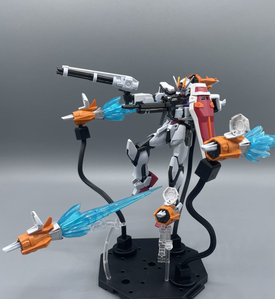 ダブルバレット！！　エンデュミオンの鷹は、ビーム・実弾を使い分け、敵機を無効化していきます。