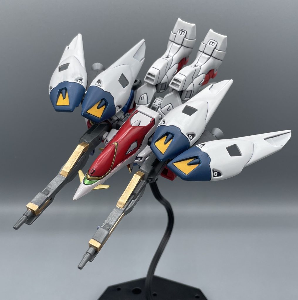 Just Wild Be Communication!! 「新機動戦記ガンダムW」第1話にて、バードモードで登場したウイングガンダム。エピオンを経てゼロに乗り換えて戦ったヒイロは、最後もバードモードで帰還しました。バードモードに始まり、バードモードで終わる。非常に美しい伏線回収だと思います。 キット的な話をすると、差し替えなしで脚部のゼロバーニア露出ギミックを再現しているのは凄いと思います。HGACでさえ、飛行形態時には脚部を差し替えるので、時代を考えるとオーパーツ的なキットと言えるかもしれません。さすがゼロシステム!!(笑) ウイングガンダムとウイングゼロ、二つの旧キットを作ってきましたが、どちらもレトロ感満載な良いキットだと思います。Wは艶消し、ゼロは半光沢と仕上げ方法を変えたのも、差別化になって良かったかなと思っています。 ウイングコンの開催と共に開始した、「筆塗りが魅せる、オペレーション・メテオ」ですが、様々な旧キットをアップして、皆さんとワイワイ盛り上がって、本当に楽しかったです。宜しければ、ウイングコンの応援、よろしくお願い致します(^^)♪♪ W系旧キットは、これからも投稿して参りますので、お時間のある時にお付き合い頂けますと幸いです(*^^*)  最後までご覧いただき、ありがとうございました!