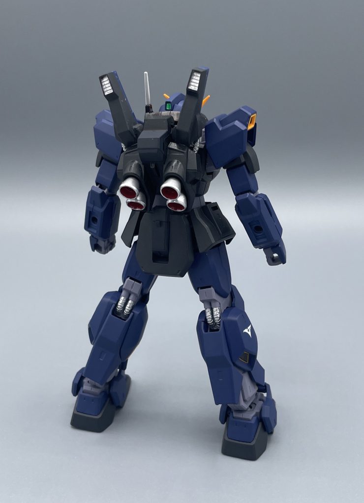 バックショット 個人的に、Mk-Ⅱは後ろ姿が美しいと思っています。各種パイプやスラスター類は明るい銀で光沢仕上げにして、本体とのメリハリにして言います。