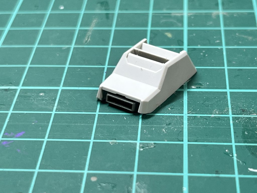 肩のユニット肩のユニットはフライルーから持ってきたサイドアーマーを使ってます。外側についているパーツは、ビルダーズパーツを加工したものです。