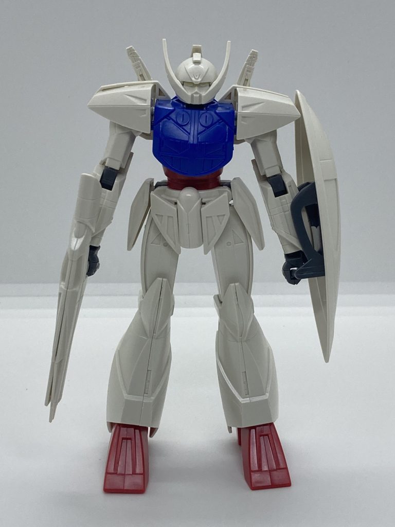 素組。ガンダム界最強と言われる雰囲気は無いっすね。。。合わせ目多数、塗り分け必須、やりがいはありました