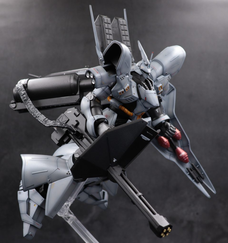 ファンネルの代わりにミサイルポッド。こちらも境界戦記から。アンテナはジャンクパーツです。