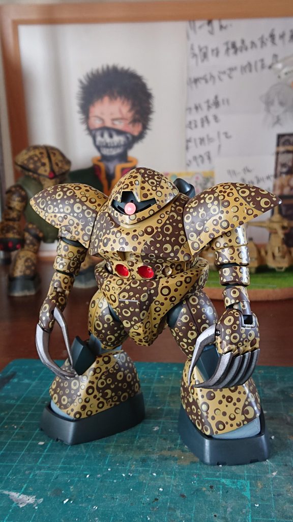 デカール、つや消し噴き前なのでテカテカ。