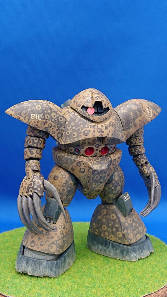 モノアイ可動します。