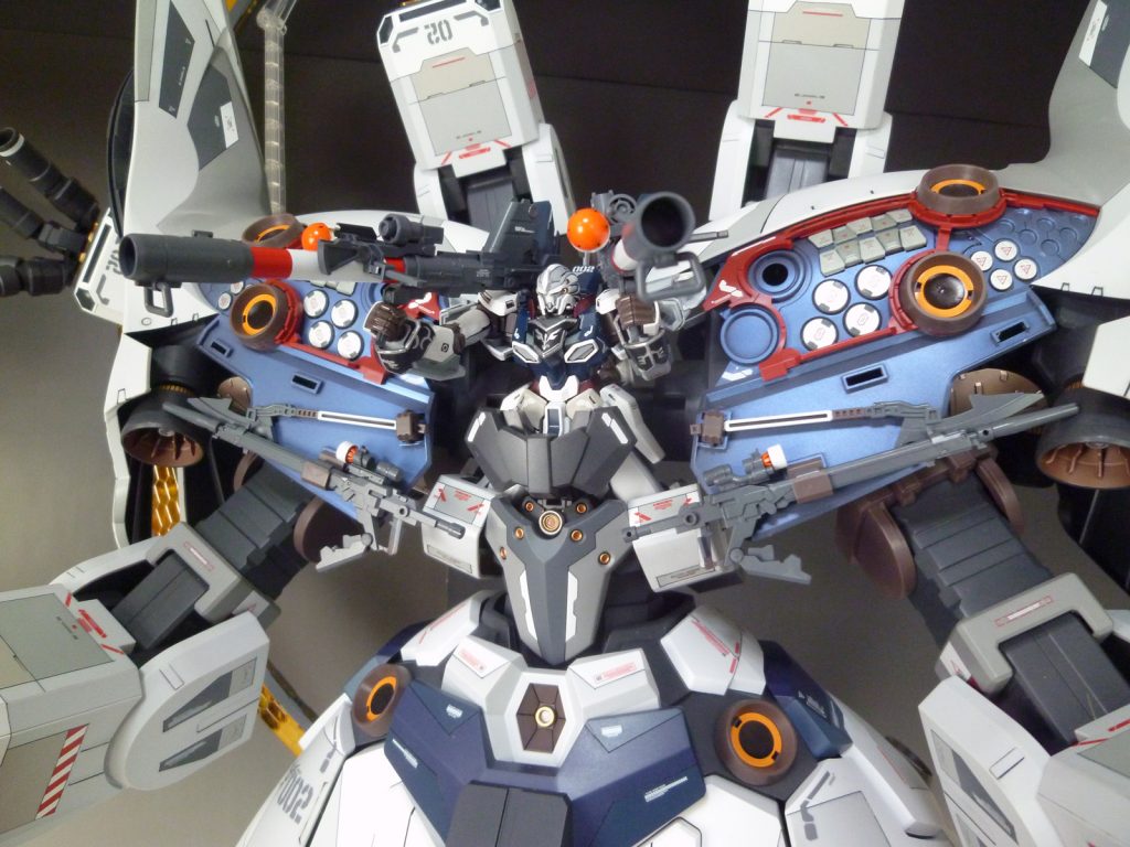 使用しない武器類を、こうして見せる様に収納出来るのもⅡネオジオングの良い所。