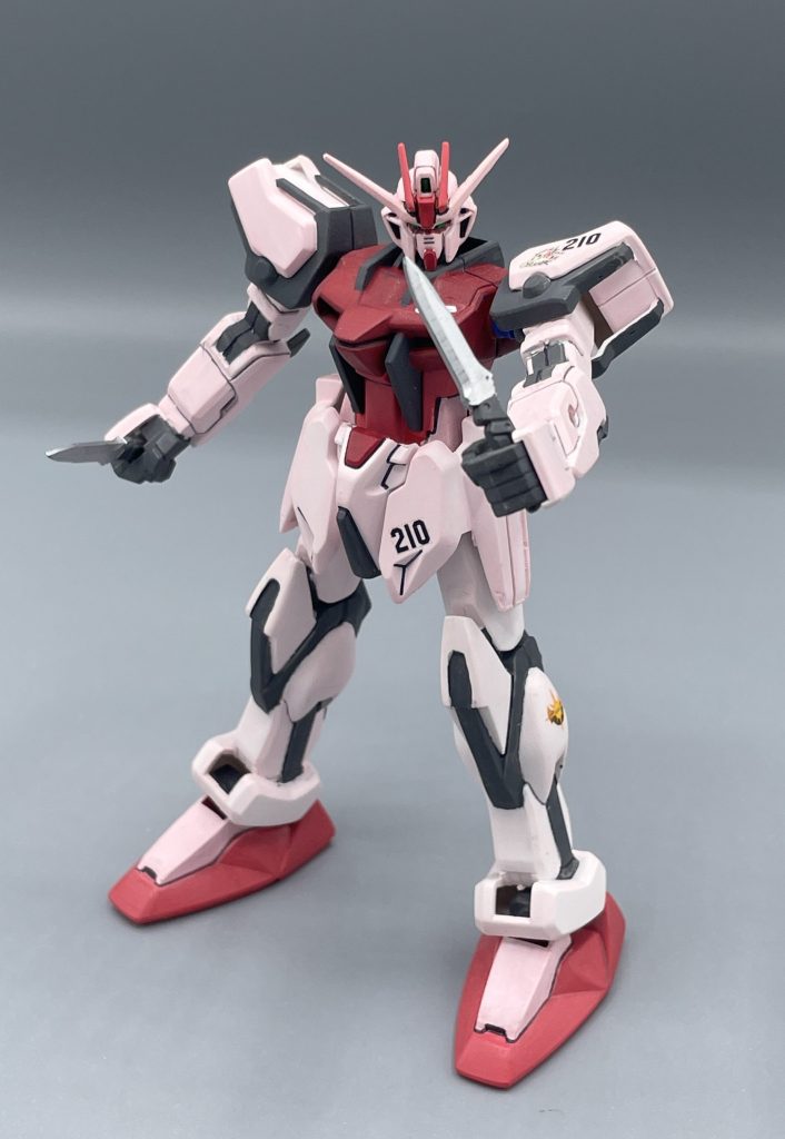 アーマー・シュナイダー あまりルージュが使っている印象はないですねぇ・・・🤔 可動範囲はほぼ無いと言って差し支えないので、例のおポージングは当然のように出来ません(笑)