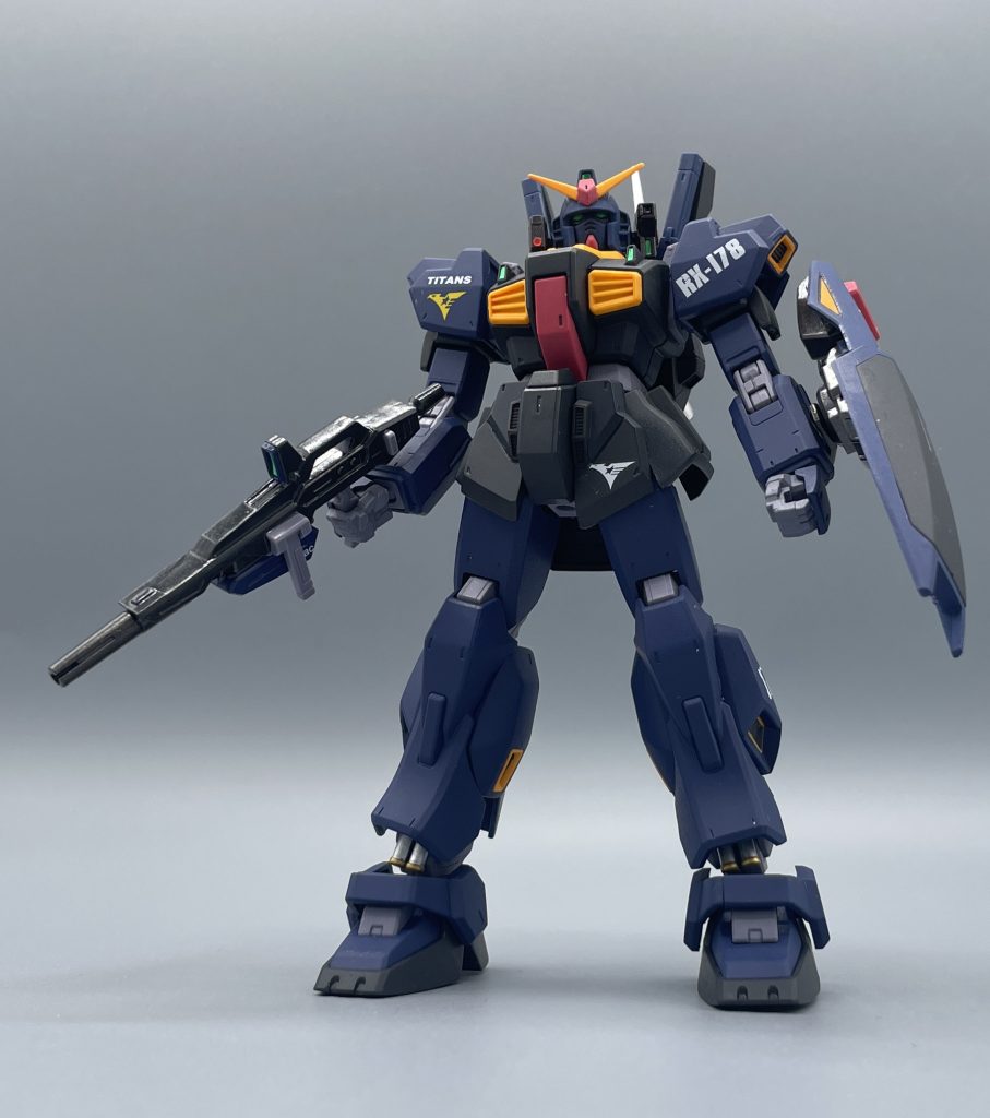 RX-178 GUNDAM Mk-Ⅱ【TITANS】 機動戦士Zガンダムに1話から登場する前半主役機、ガンダムMk-Ⅱです。 ティターンズ仕様を作る際に問題になるのが、「何号機にするか」かと思いますが、あえてナンバリングは施しませんでした。パイロットに縛られたくなかった、という気持ちがあったからです。